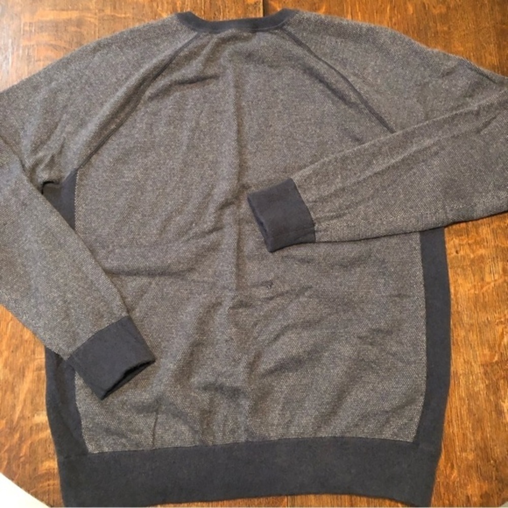 Vince crew neck sweater. Wool/cashmere. Men’s XXL